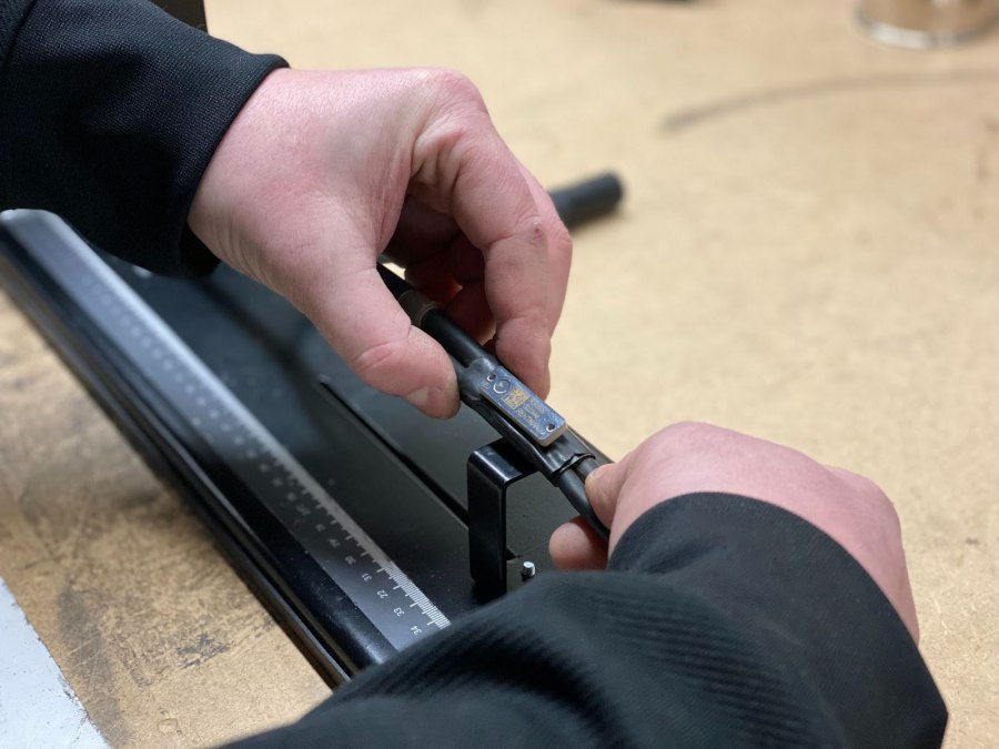 attaching-an-rfid-tag-to-your-equipment-037285600-1691590489-large-031622500-1693832301_large